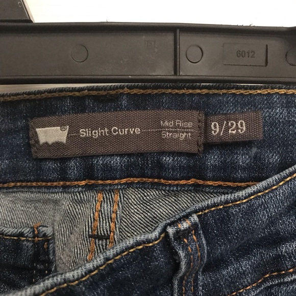 Levi’s - Picture 3 of 4